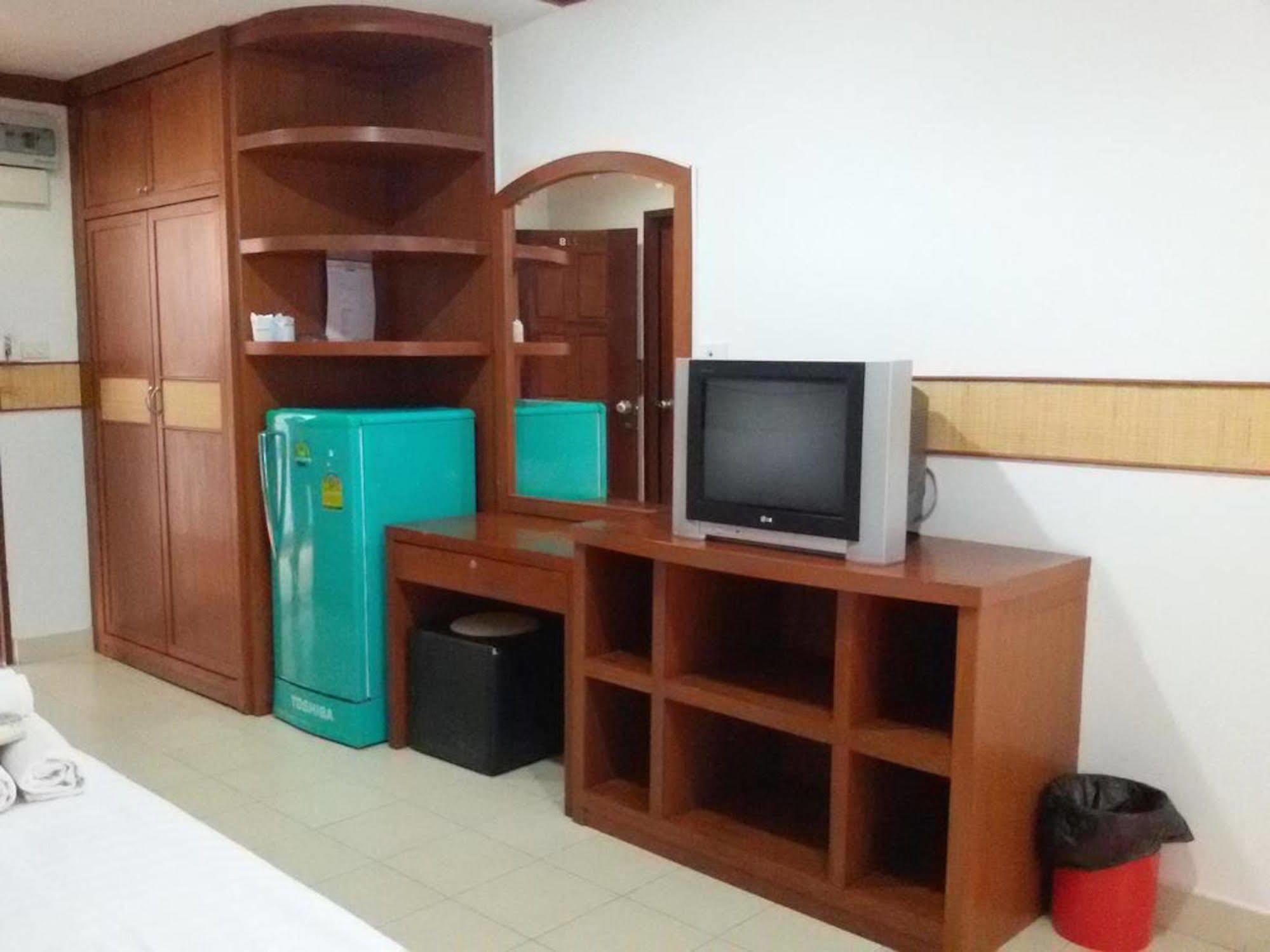 Rattakit Mansion Aparthotel Pattaya Buitenkant foto